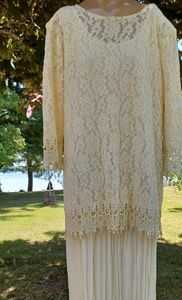 VINTAGE LACE dress